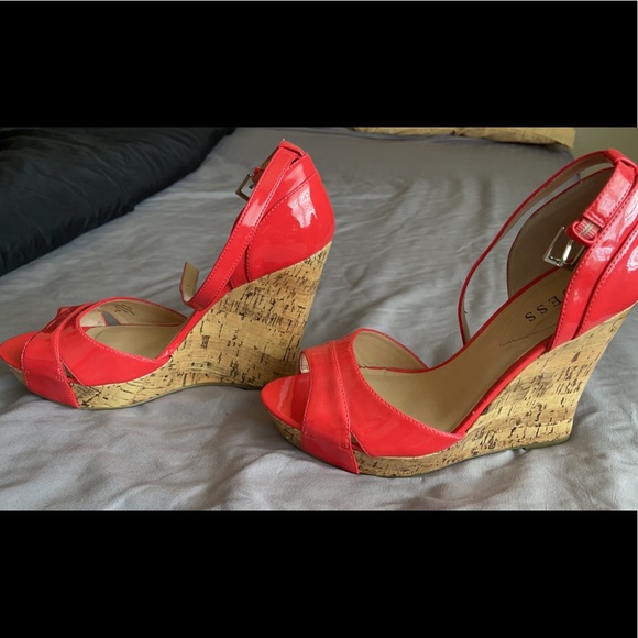 *Great Condition* PLEASE BUY, moving! Sz 9.5 Guess Bright Coral Wedges - Picture 5 of 5